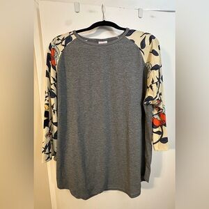 LuLaRoe Gray Raglan Top with Cream and Red Floral Sleeves
